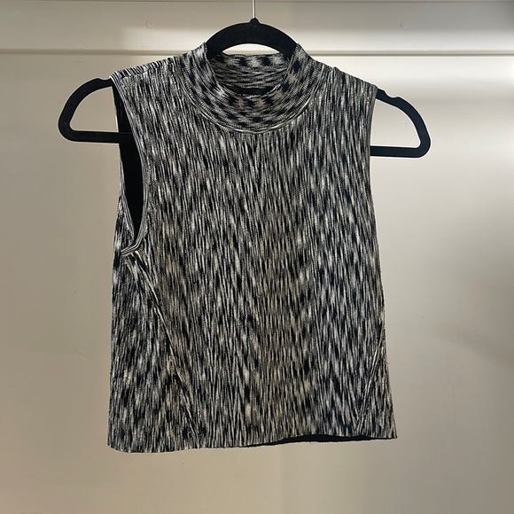 Club Monaco Tops - Beautiful black and white club monaco top
